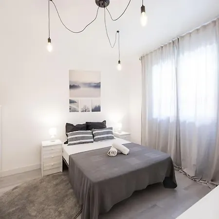 Lb Sagrada Familia Apartment *